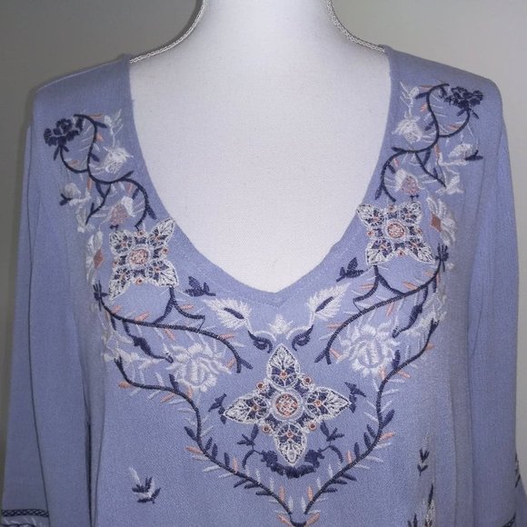 Blu Pepper Tops - NWOT periwinkle embroidered peasant top size L